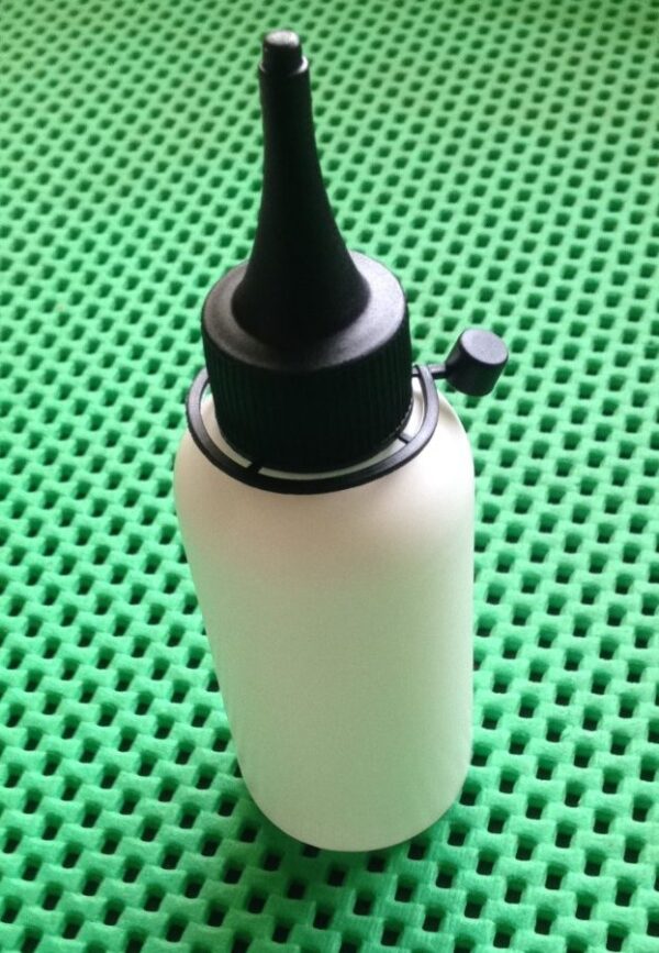 Flacon 100 ml avec canule pet