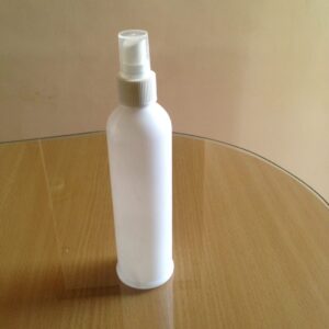 pet blanc 250ml avec vaporisateur